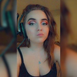 Meet your Posher, Holly